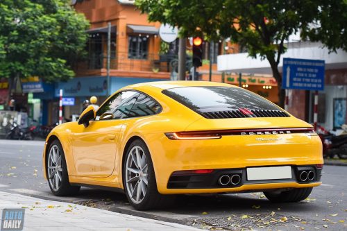 Dán Đổi Màu Xe Porsche 911 Vàng Bóng